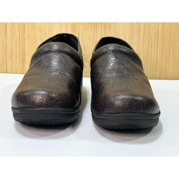 SafeTStep - Women's Oil-Resistant and Non-Slip Comfort Dress Shoes - Brown- # 11 - Picture 7 of 12